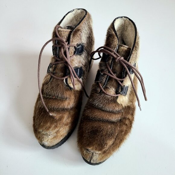 Vintage Blondo fur boots/booties with wool lining. - Picture 2 of 11